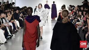 Jangan Buru-Buru Buang Baju Lama! 5 Teknik ‘Tech-Upcycling’ yang Lagi Hype di Jakarta, Bikin Outfit Kamu Mirip Koleksi Runway 2026